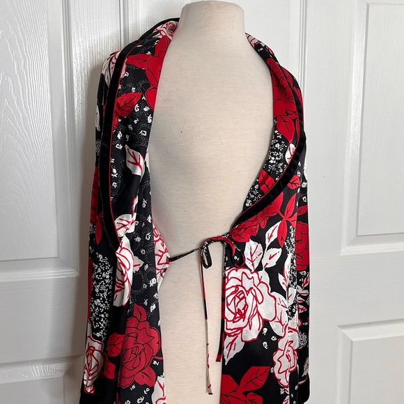 Jones New York Robe Red Black Floral S M Small Medium - Picture 4 of 7